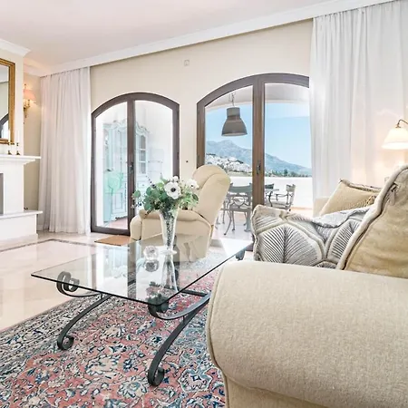 Apartman Lag - Spacious Townhouse With Private Jacuzzi