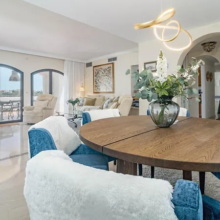 Lag - Spacious Townhouse With Private Jacuzzi Apartman