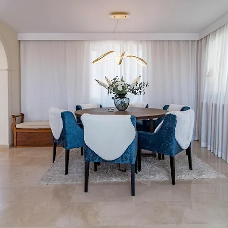 Apartman Lag - Spacious Townhouse With Private Jacuzzi Benahavís