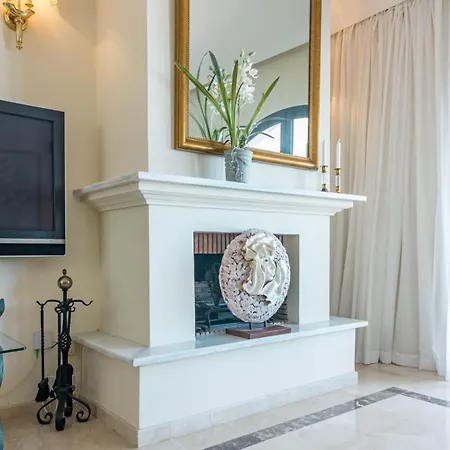 Lag - Spacious Townhouse With Private Jacuzzi