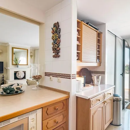 Apartman Lag - Spacious Townhouse With Private Jacuzzi *
