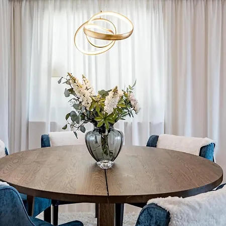 Lag - Spacious Townhouse With Private Jacuzzi Benahavís
