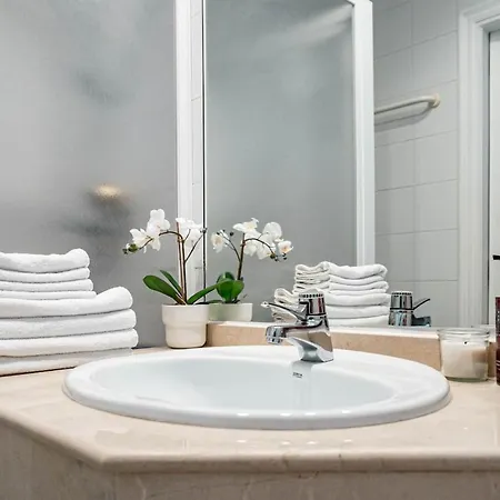 Lag - Spacious Townhouse With Private Jacuzzi Apartman *