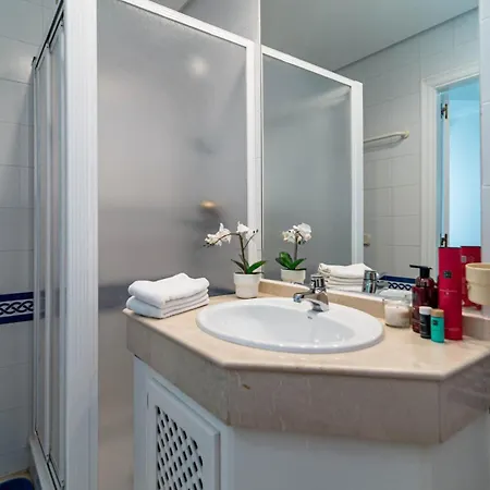Lag - Spacious Townhouse With Private Jacuzzi