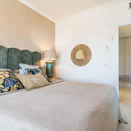 Apartman Lag - Spacious Townhouse With Private Jacuzzi *