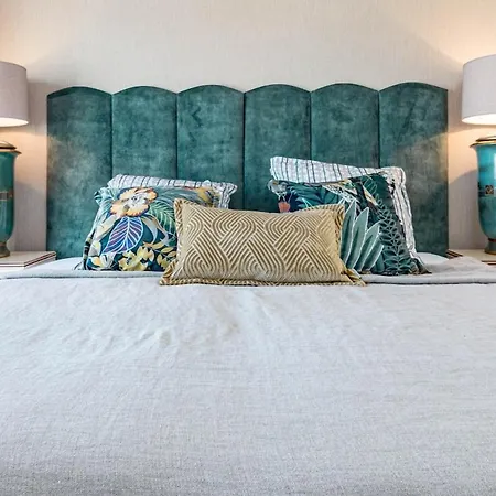 Lag - Spacious Townhouse With Private Jacuzzi Apartman