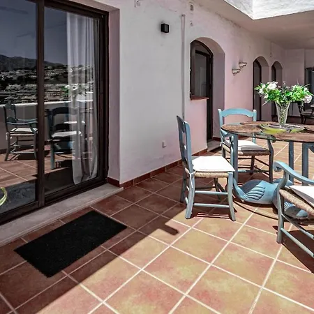 Apartman Lag - Spacious Townhouse With Private Jacuzzi *