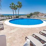 Апартаменты Lag - Spacious Townhouse With Private Jacuzzi Бенахавис